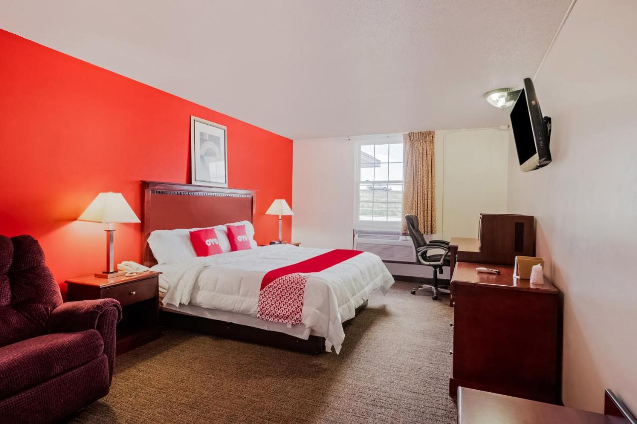 | OYO Hotel Morton East Peoria IL I-74