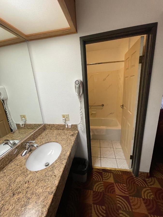 | Chino Motel