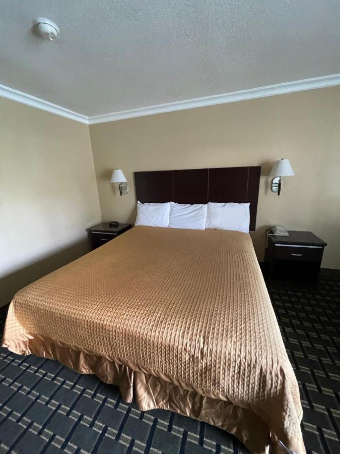 | Chino Motel