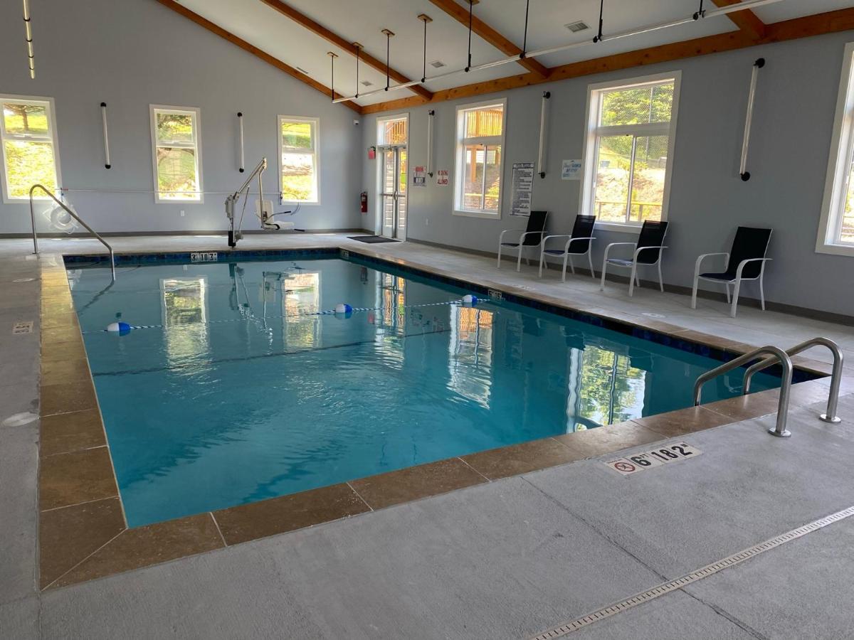| APPresSki - 5 bed Ski in Ski out - 50 Steps to Ski Sugar Mountain Slopes