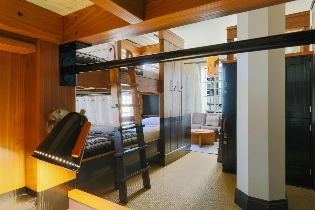 Bed in Eight-Bedroom at Freehand Los Angeles