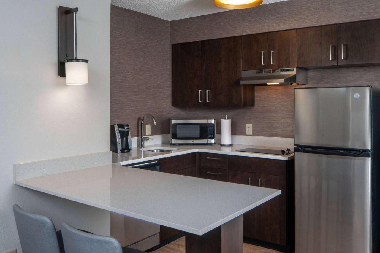 Studio Suite Queen at Sonesta ES Suites Fairfax Fair Lakes