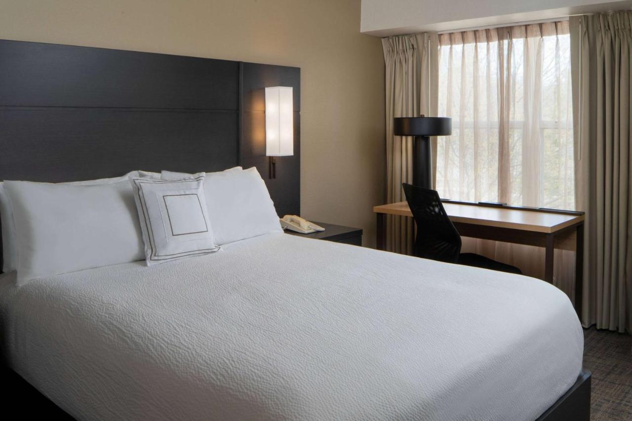 Two Bedroom Suite - Queen in Each with Roll-In Shower - Mobility Accessible at Sonesta ES Suites Fairfax Fair Lakes