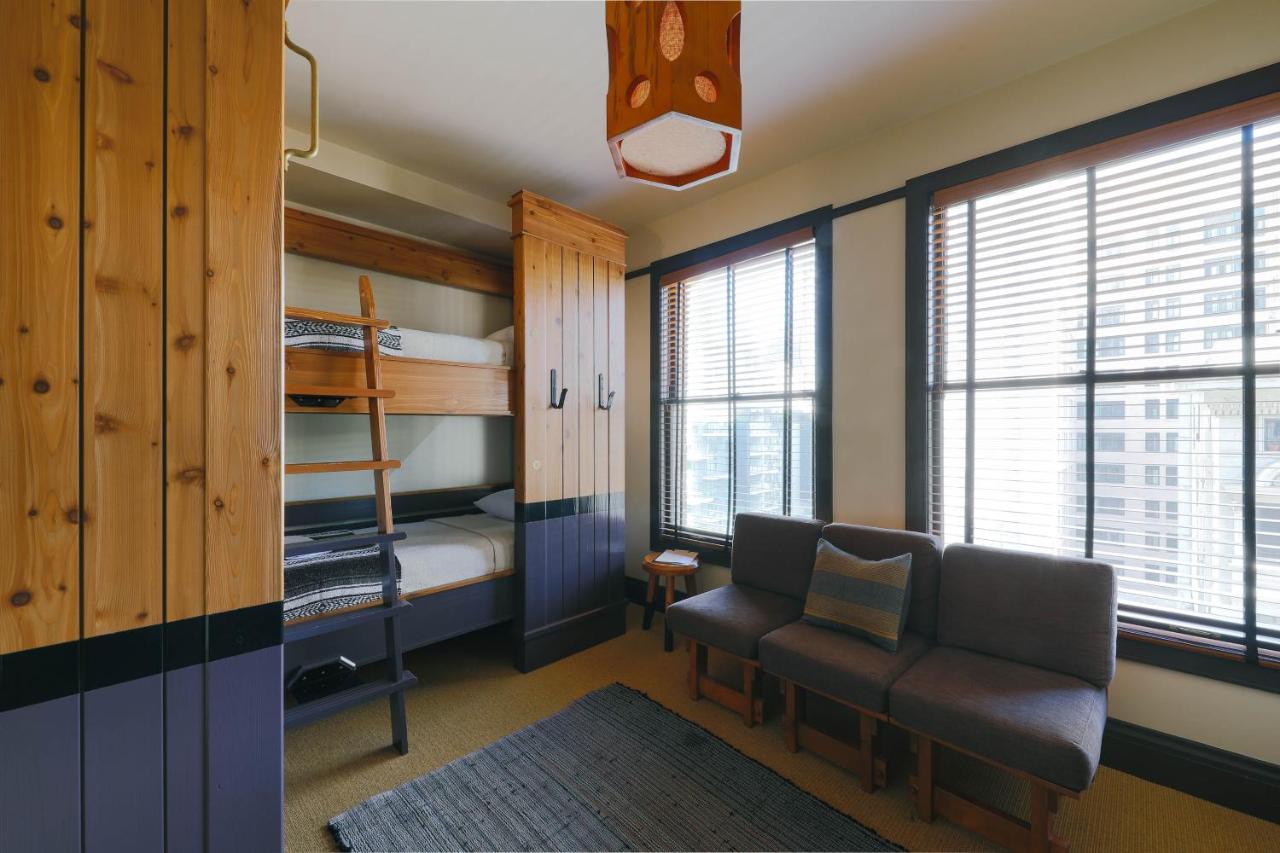 Bed in Six-Bedroom at Freehand Los Angeles
