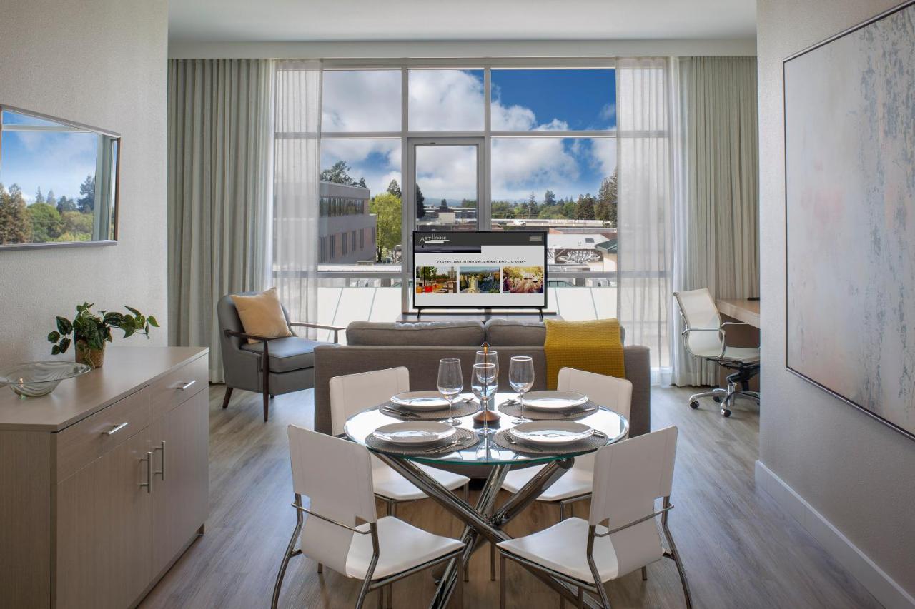 King Suite at Art House Hotel and Suites