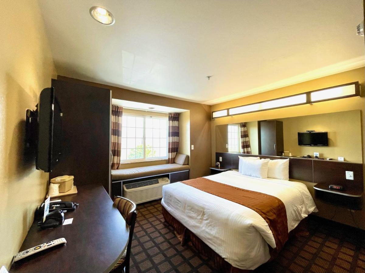 | Microtel Inn & Suites by Wyndham Wheeler Ridge