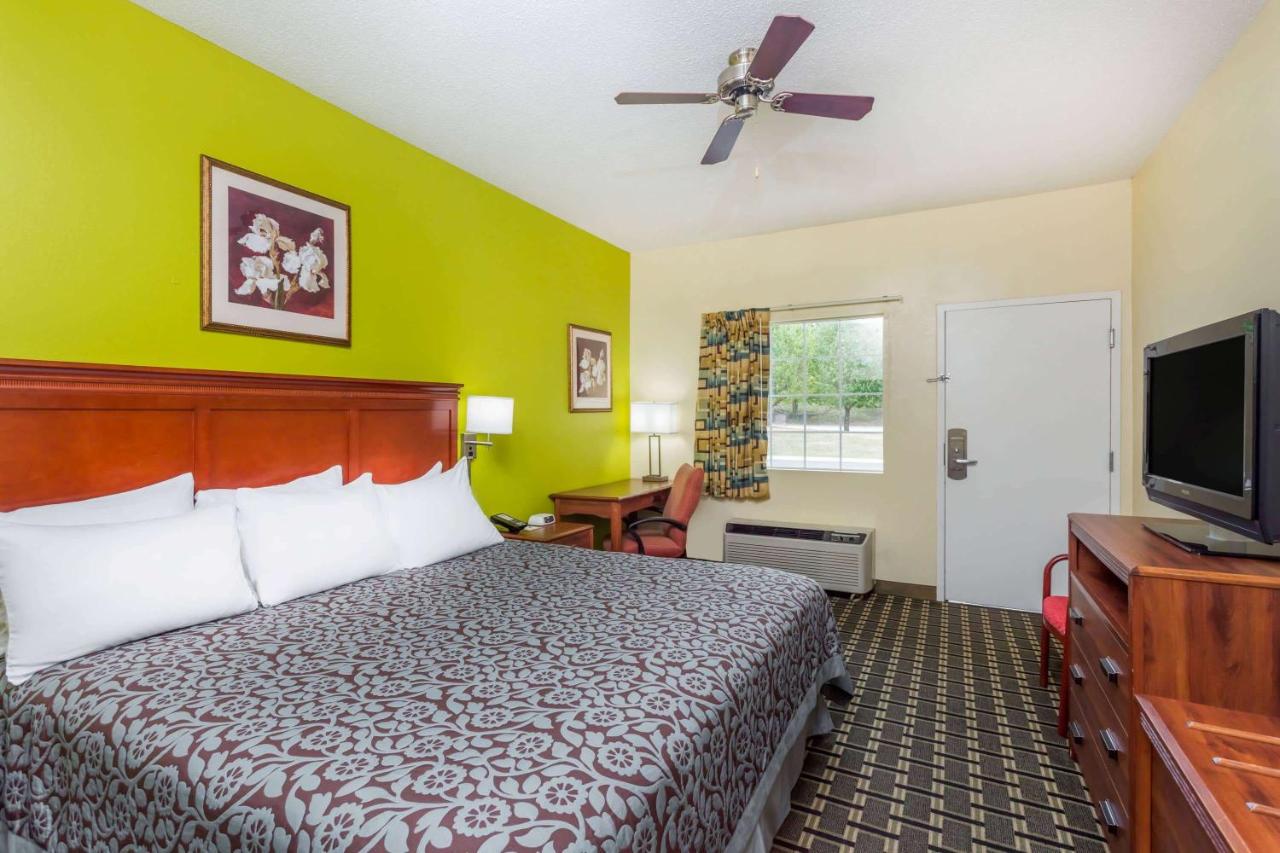  | Days Inn by Wyndham Trenton