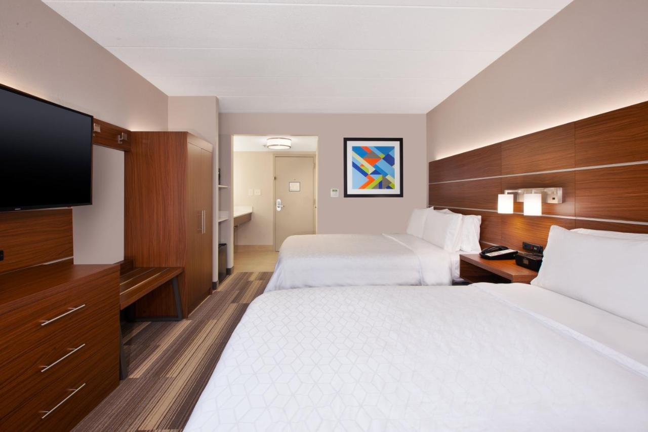Queen Room with Two Queen Beds - Non-Smoking at Holiday Inn Express Fairfax - Arlington Boulevard by IHG
