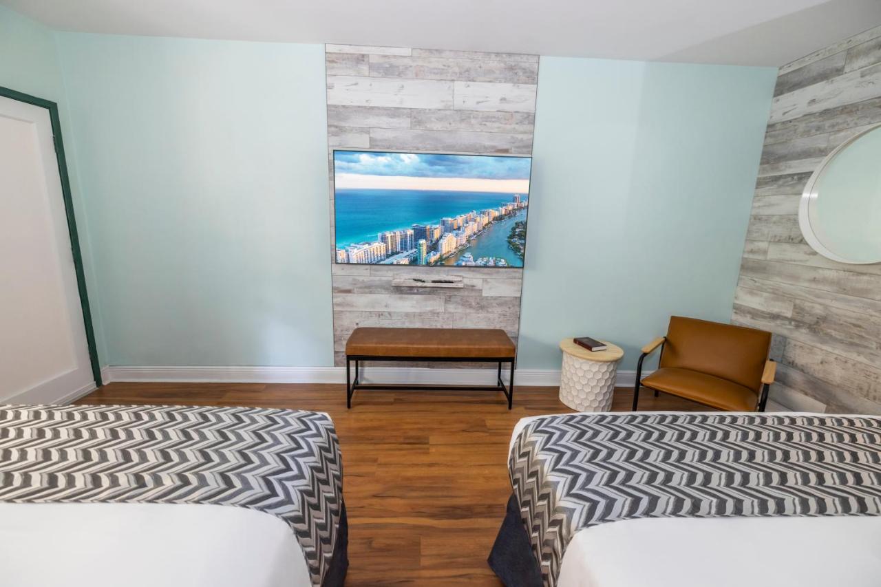 Deluxe Double Studio at Suites on South Beach