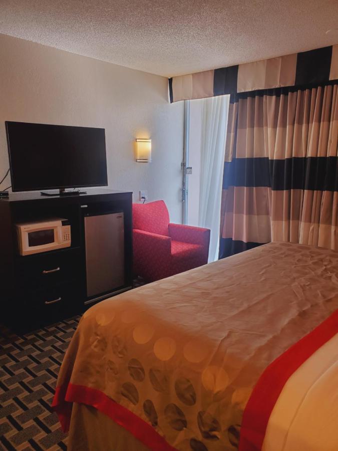 King Room - Non-Smoking at Ramada by Wyndham Grand Junction