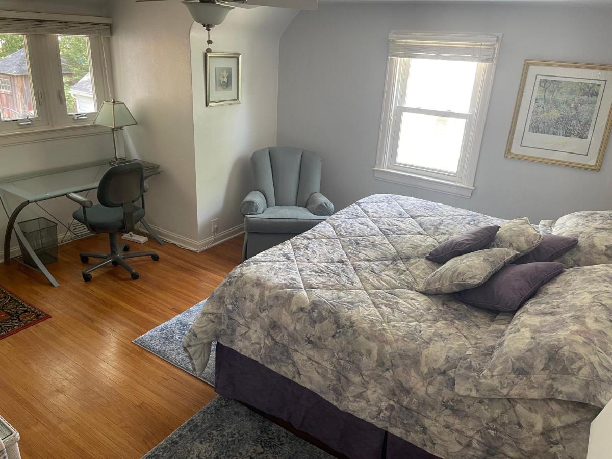 | Sunlight Splendor Apartment at Twin Oaks Inn by the Trails