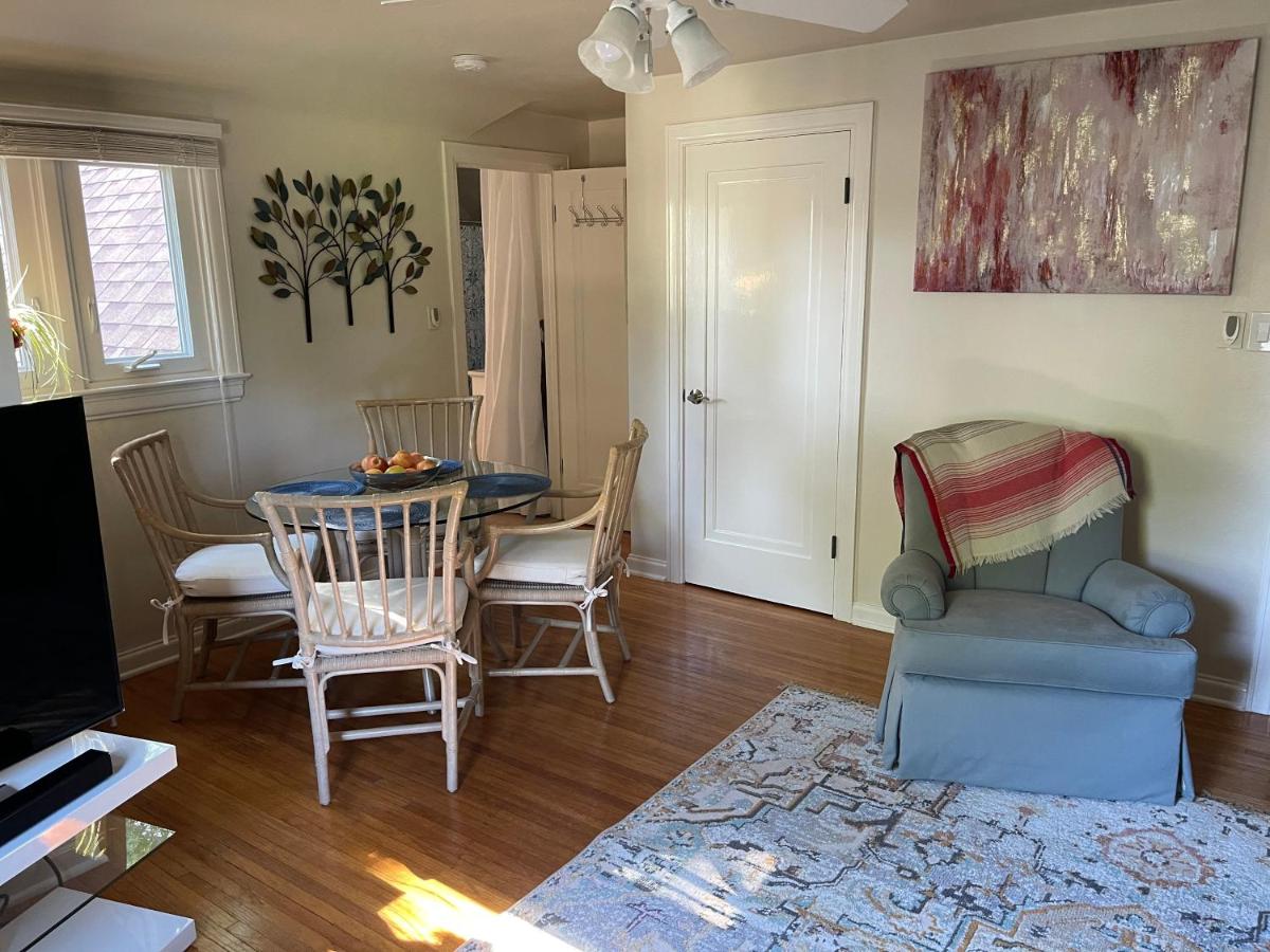 | Sunlight Splendor Apartment at Twin Oaks Inn by the Trails
