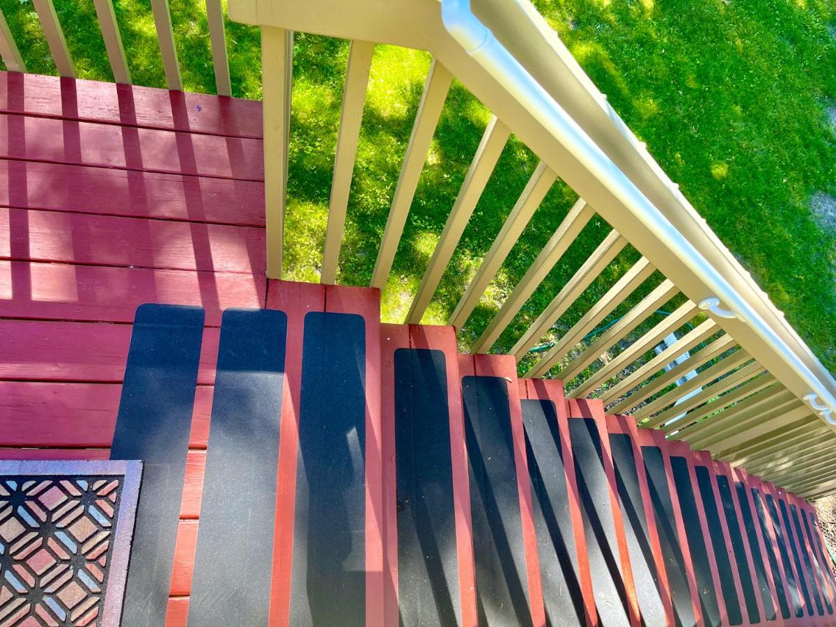 | Sunlight Splendor Apartment at Twin Oaks Inn by the Trails