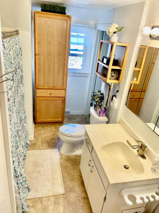 | Sunlight Splendor Apartment at Twin Oaks Inn by the Trails