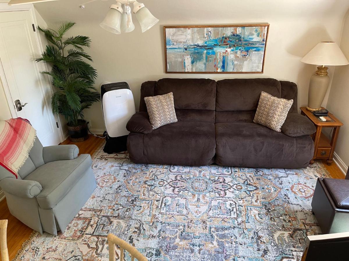 | Sunlight Splendor Apartment at Twin Oaks Inn by the Trails