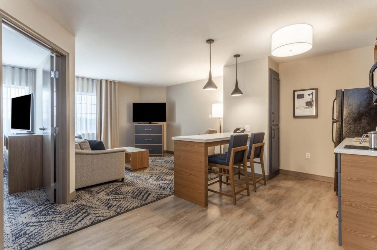 Deluxe Suite at Candlewood Suites O Fallon by IHG