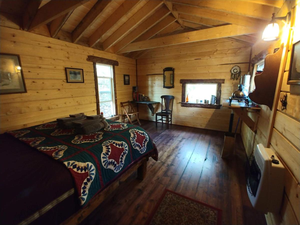 | Blackburn Cabins - McCarthy, Alaska