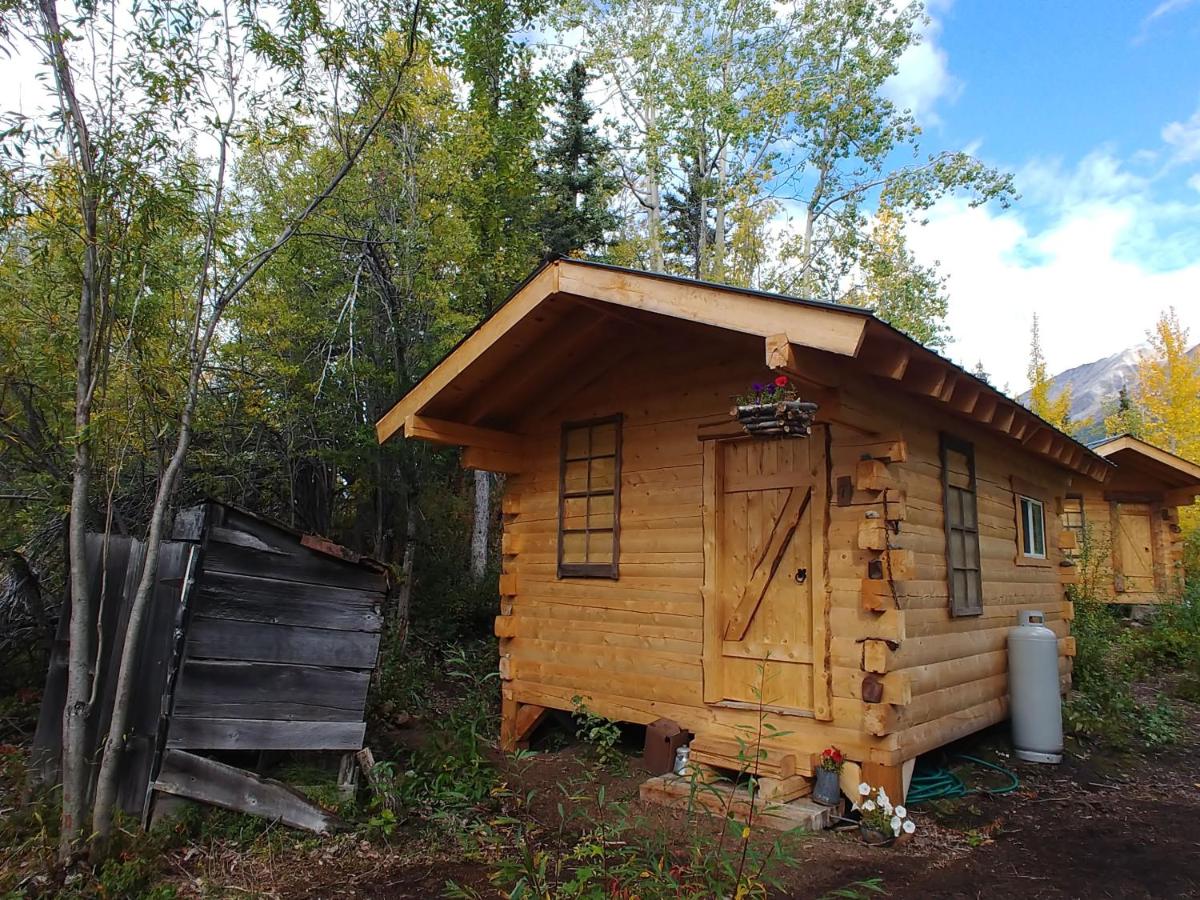 | Blackburn Cabins - McCarthy, Alaska