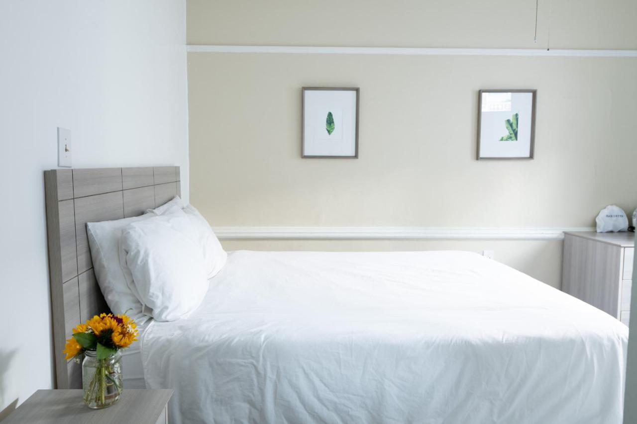 | Hermosa Hotel