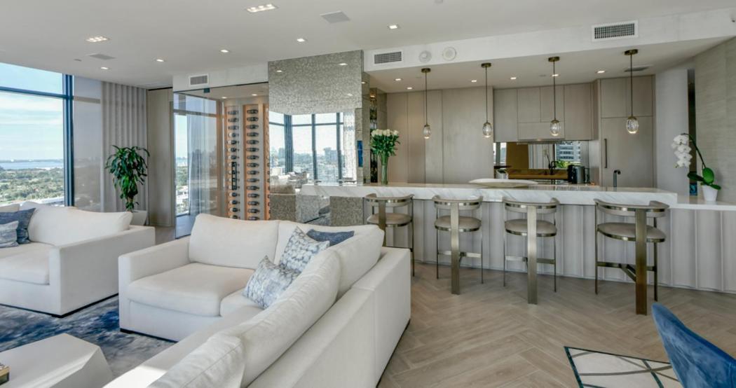 | Upper Penthouse With 2nd Story Expensive Pool Deck