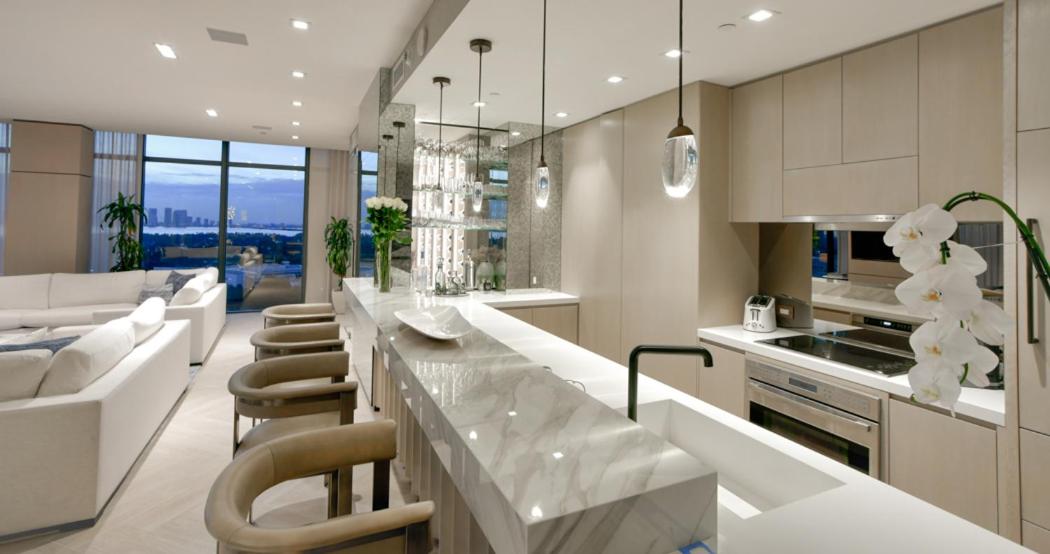 | Upper Penthouse With 2nd Story Expensive Pool Deck
