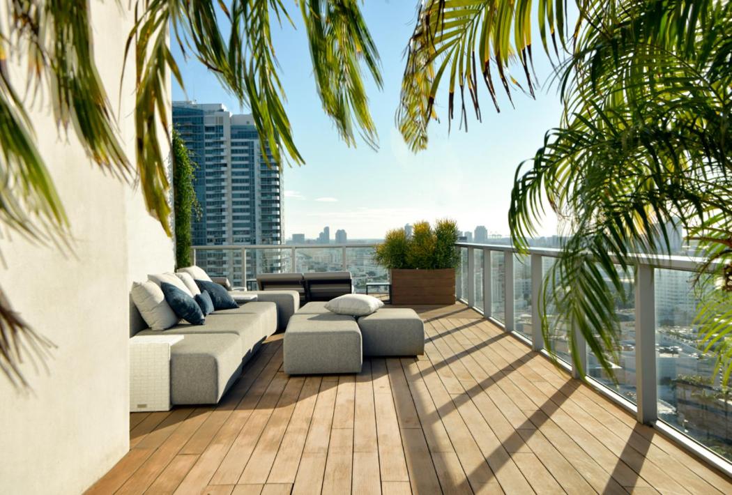 Photo inspiration: Gallery Detail: Suites At Upper Penthouse With 2Nd Story Expensive Pool Deck