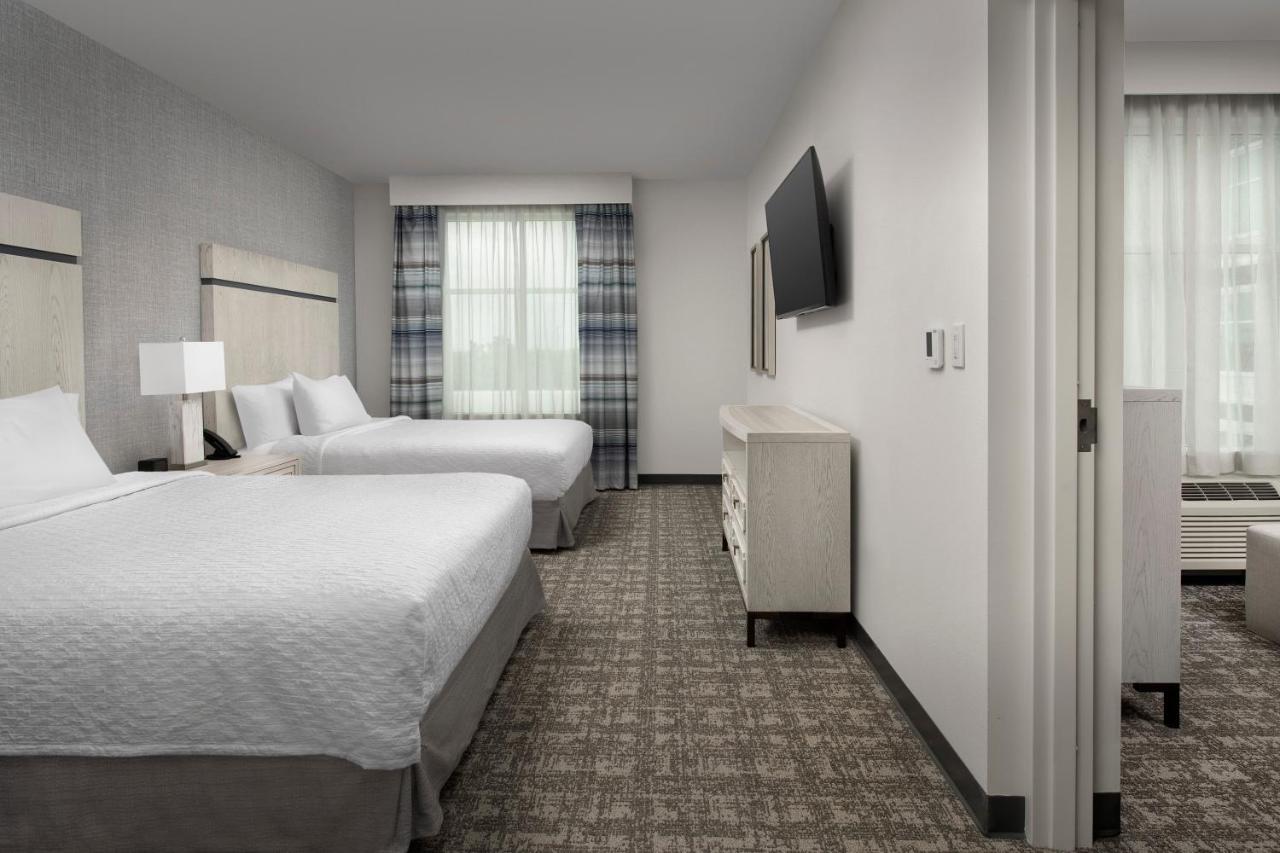 Queen Suite with Two Queen Beds and Bath Tub - Mobility Accessible at Homewood Suites by Hilton Destin