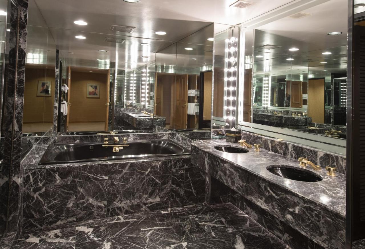 Presidential Suite at The Clyde Hotel