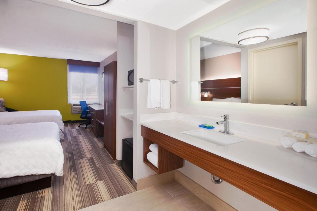 Queen Room with Two Queen Beds - Non-Smoking at Holiday Inn Express Fairfax - Arlington Boulevard by IHG
