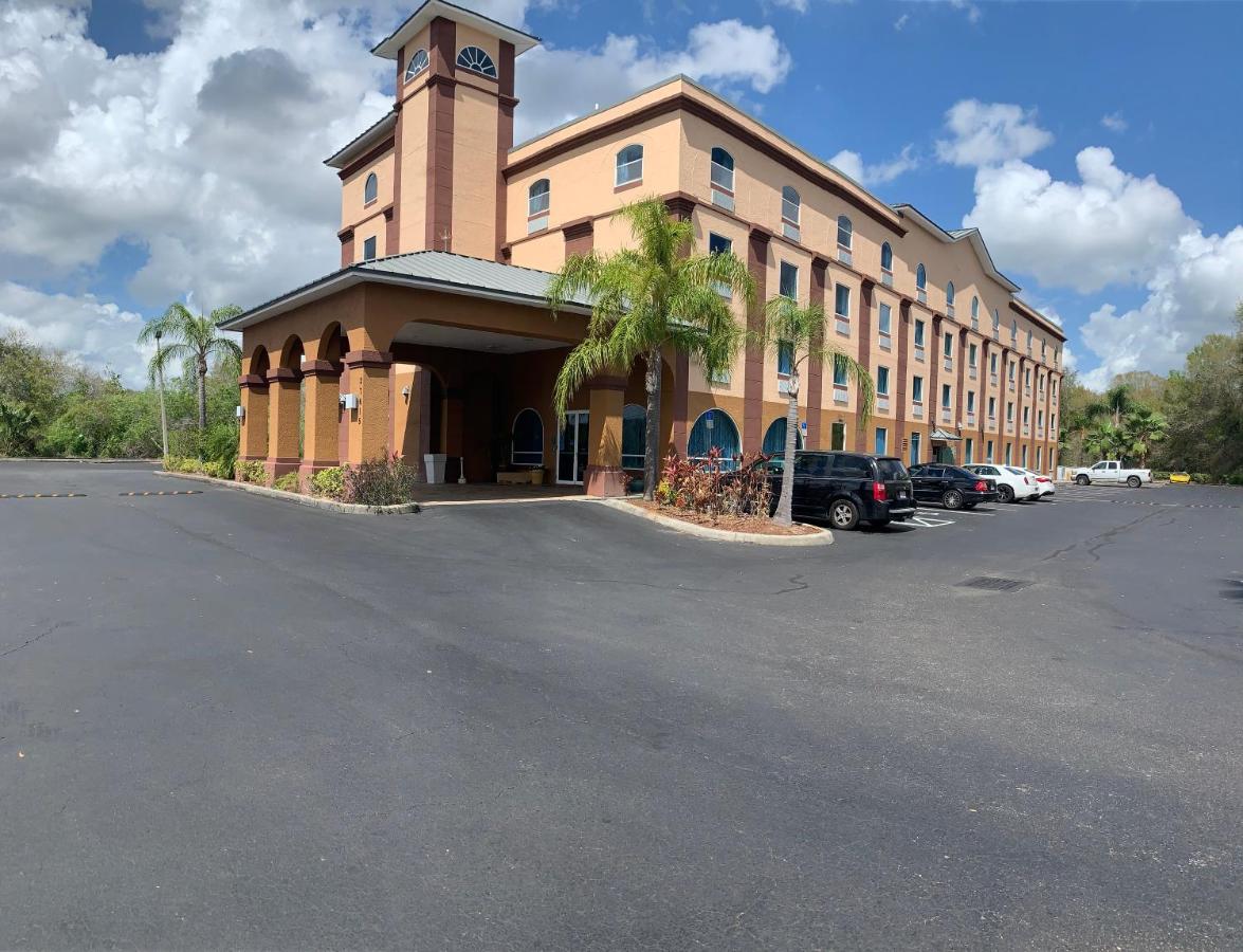  | Econolodge Wesley Chapel