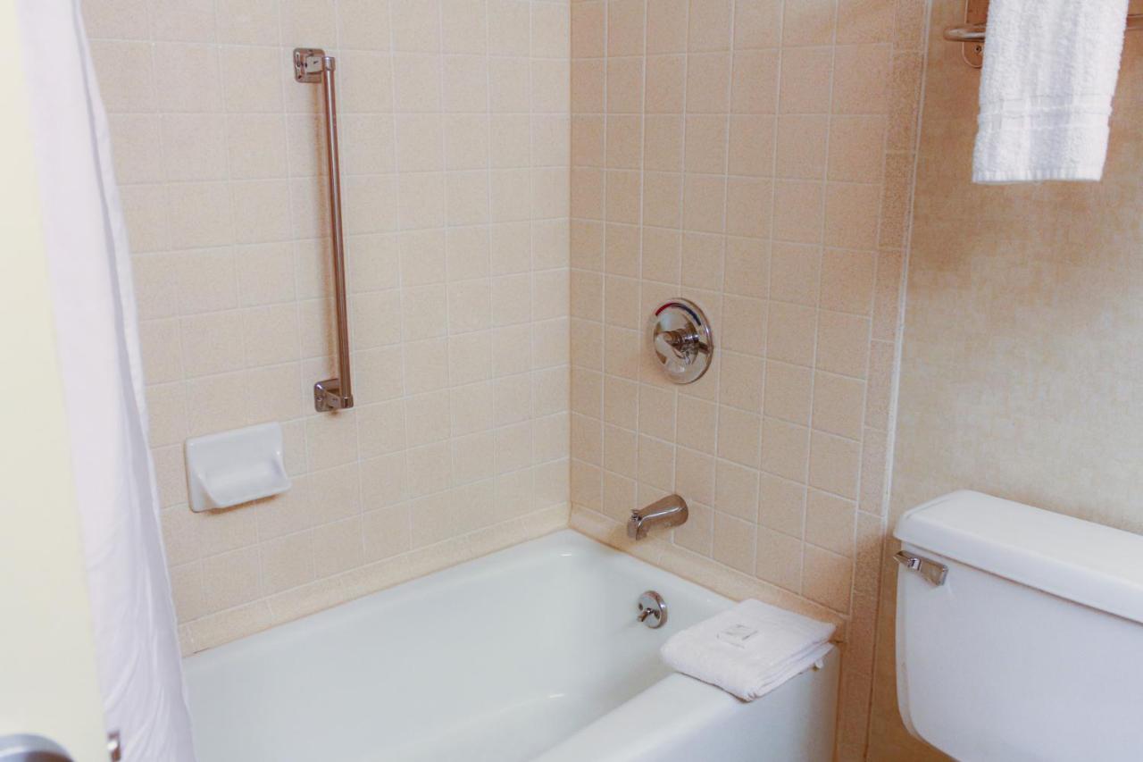 | Ramada Plaza by Wyndham Atlanta Airport