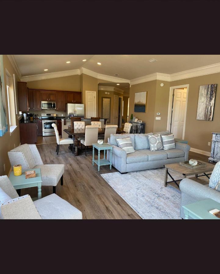  | Links F202 Awaits You at Peninsula Golf & Racquet Club