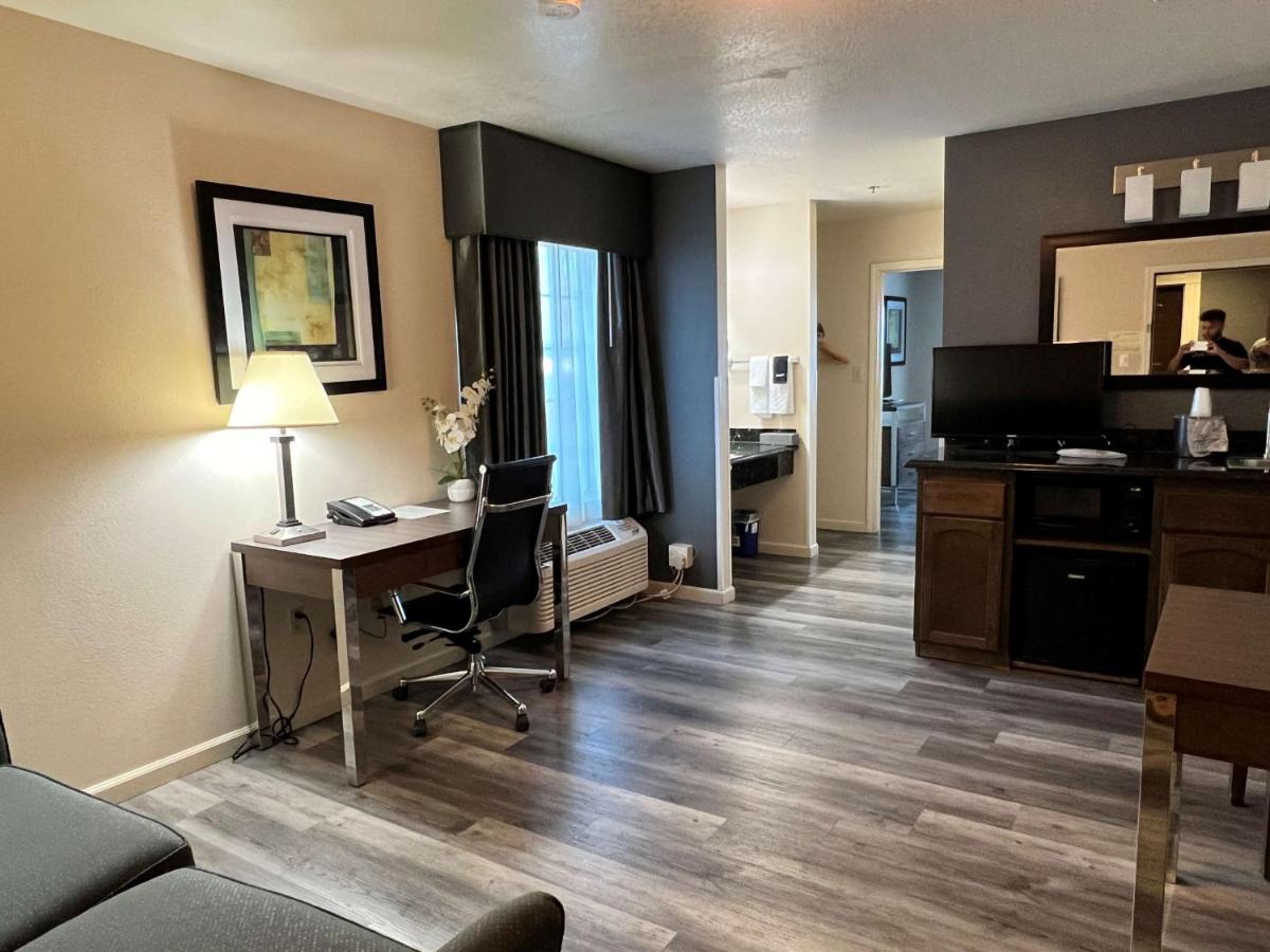  | Best Western Americana