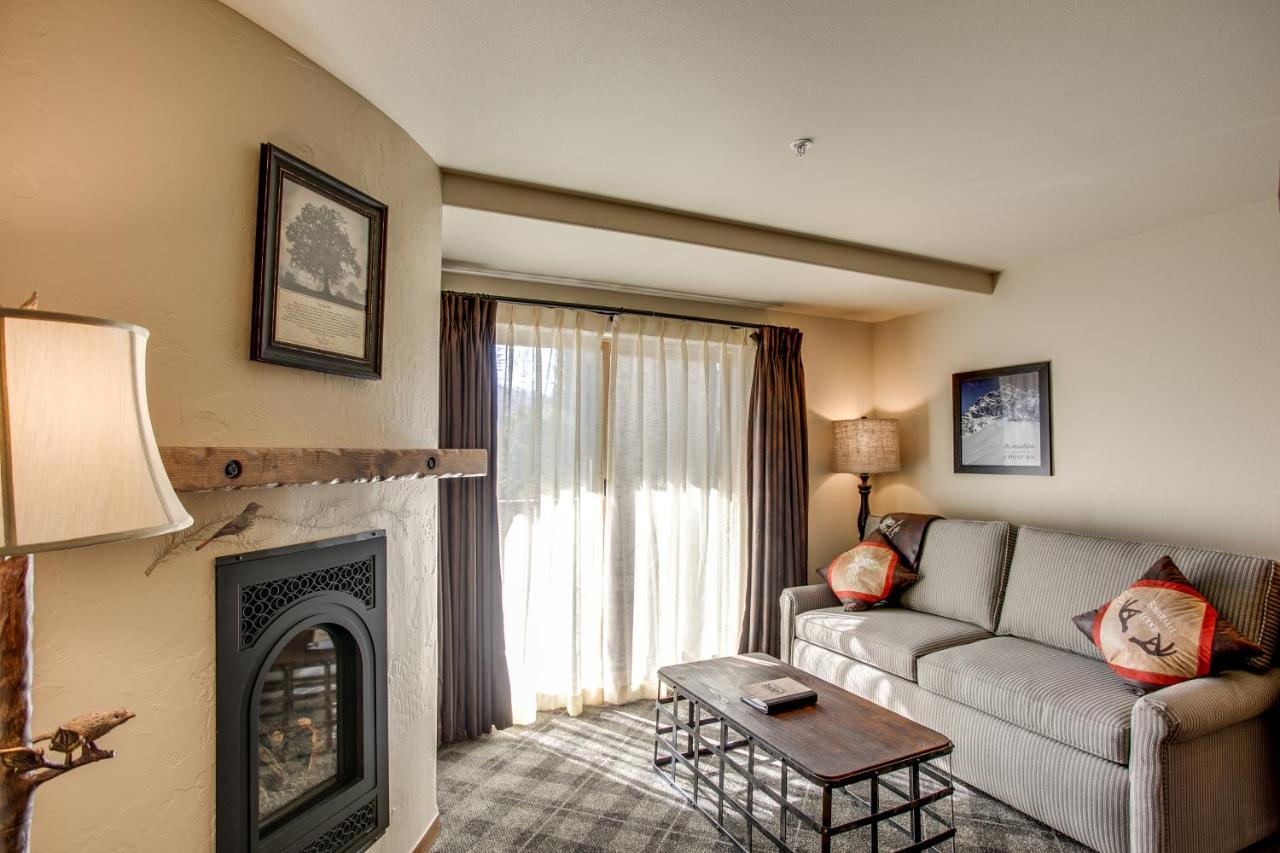 Executive Single Room with Balcony at Bavarian Lodge