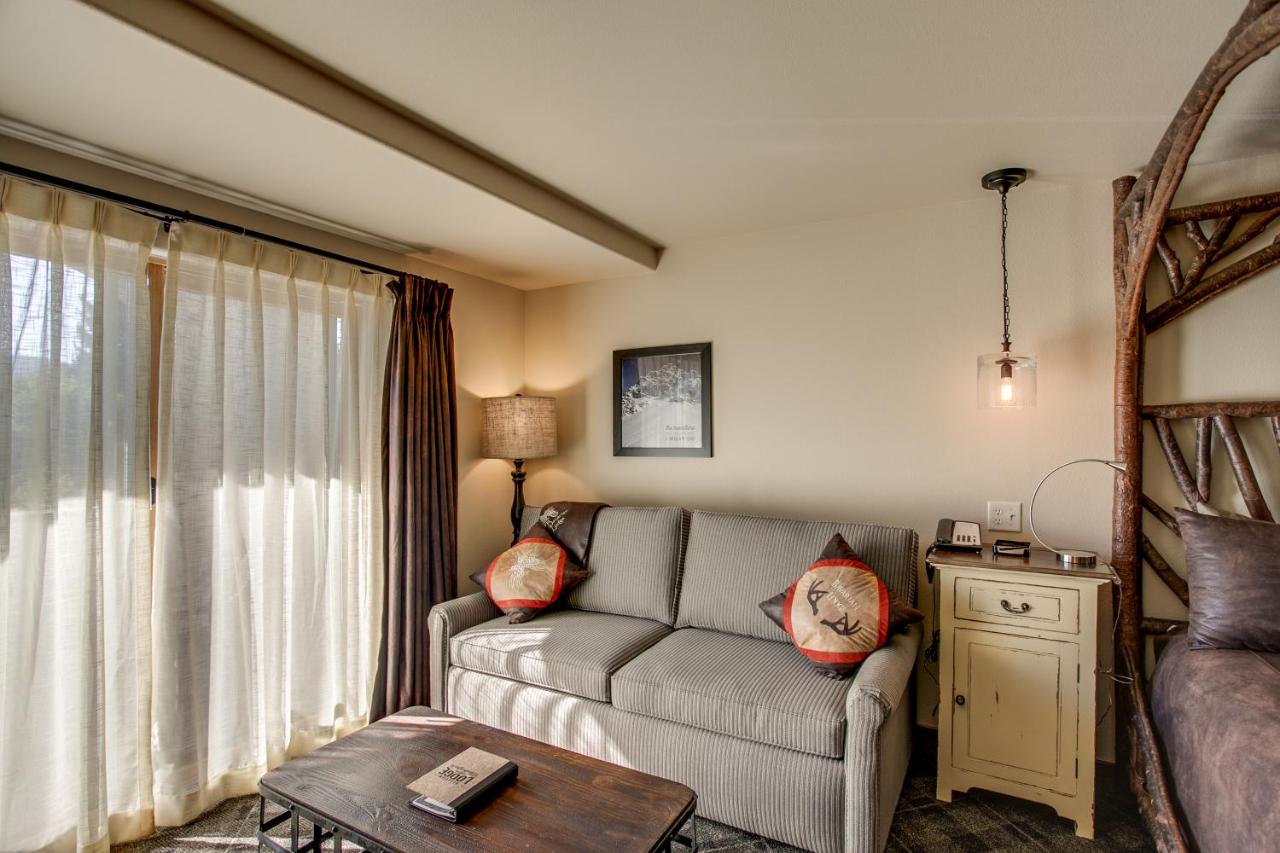 Executive Single Room with Balcony at Bavarian Lodge
