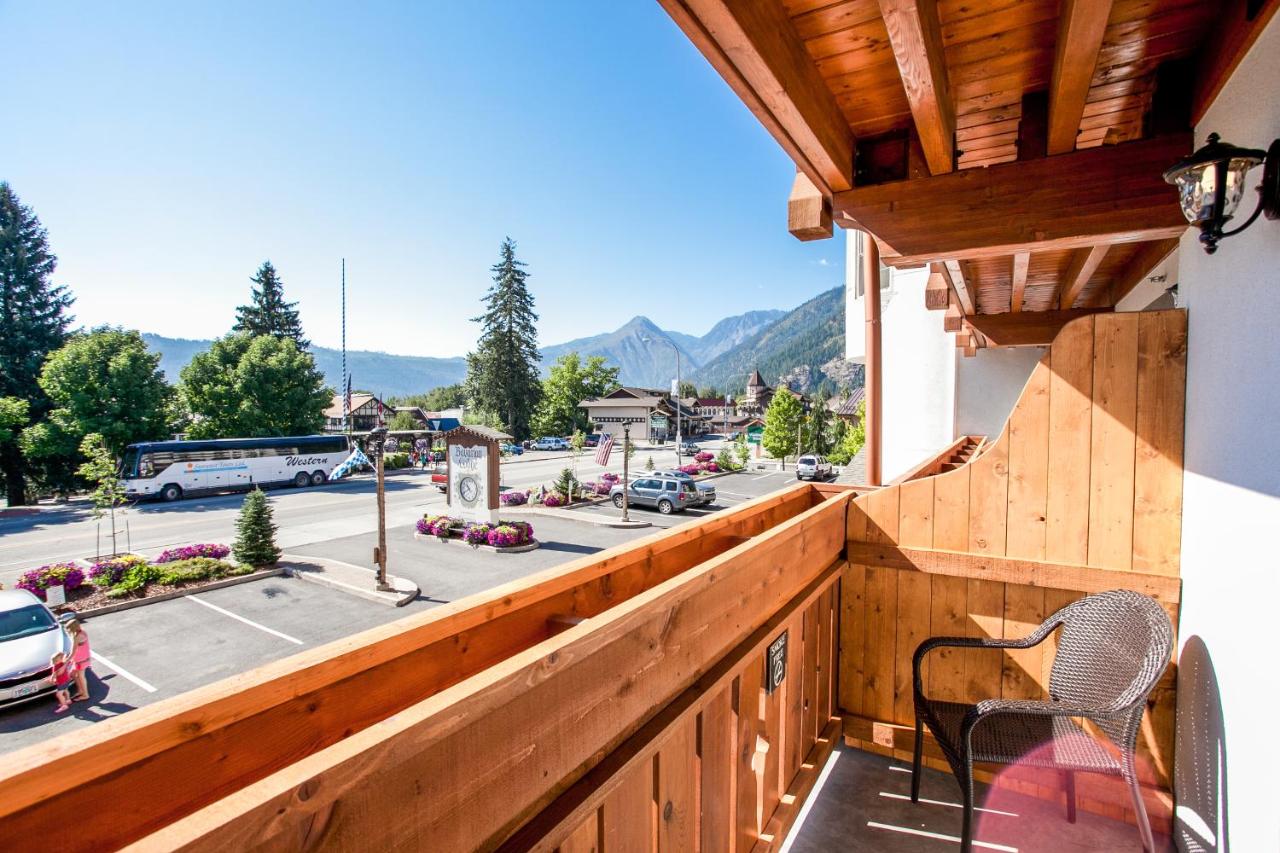 Deluxe Single Room with Balcony at Bavarian Lodge