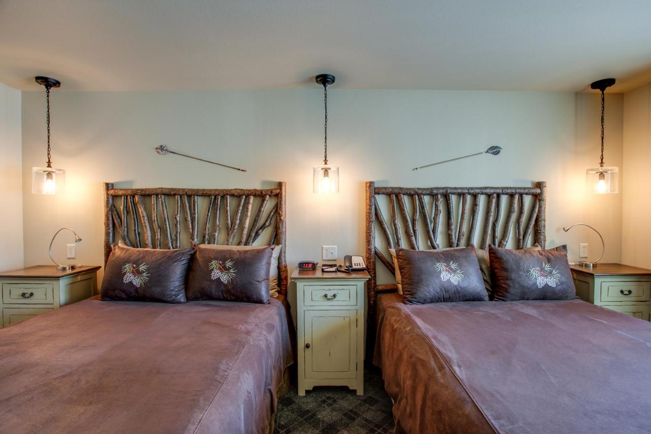 Deluxe Double Room with Mountain View at Bavarian Lodge