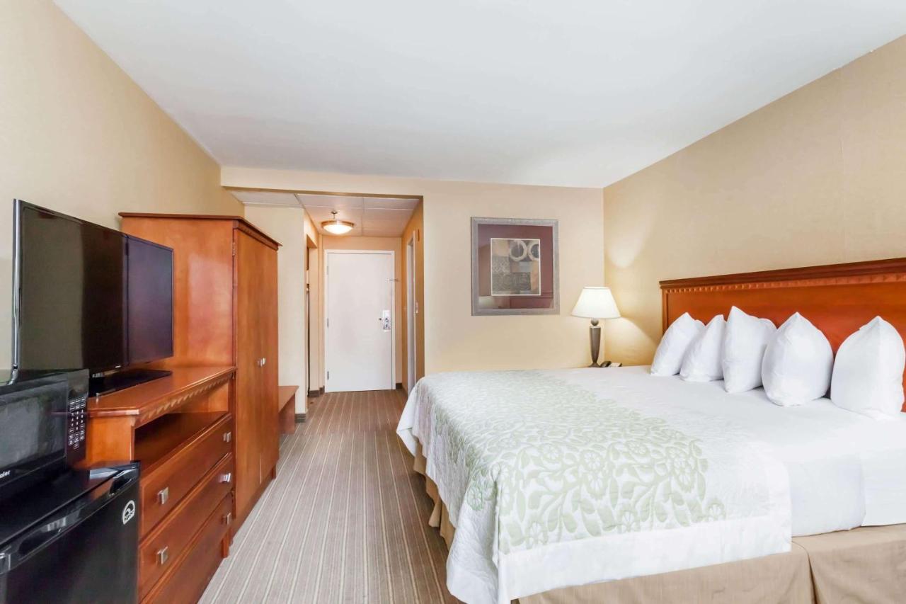 | Days Inn by Wyndham Windsor Locks / Bradley Intl Airport