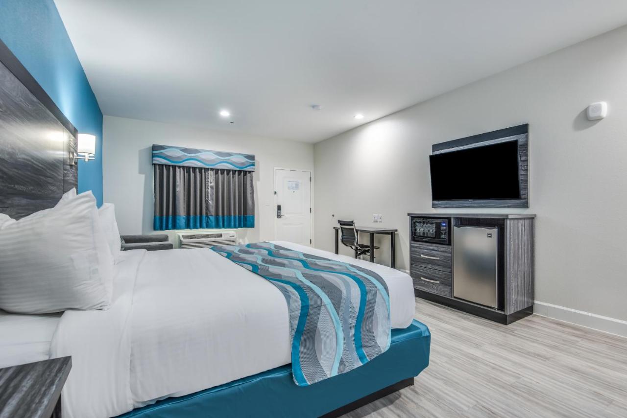 King Room - Disability Access at Americas Best Value Inn & Suites Houston at Hwy 6