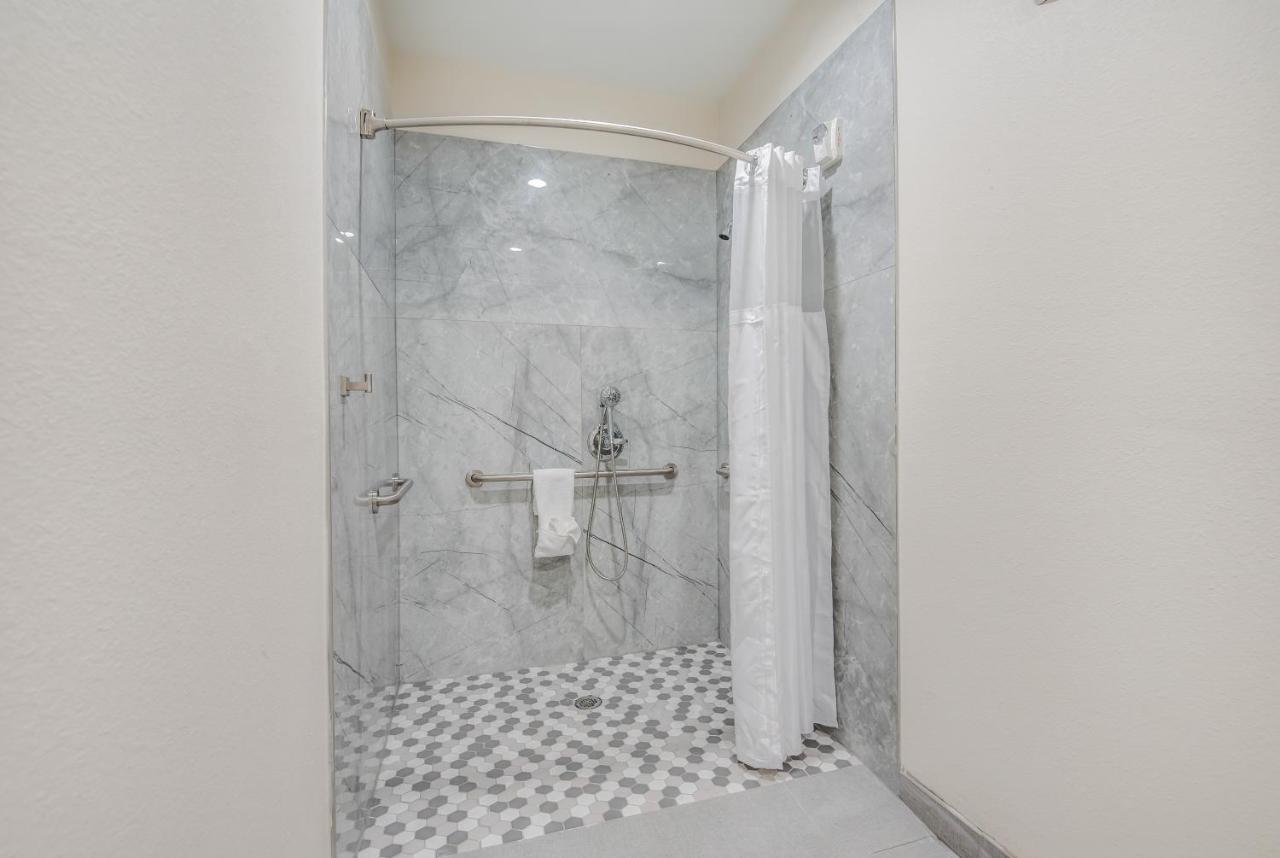 King Room - Disability Access at Americas Best Value Inn & Suites Houston at Hwy 6