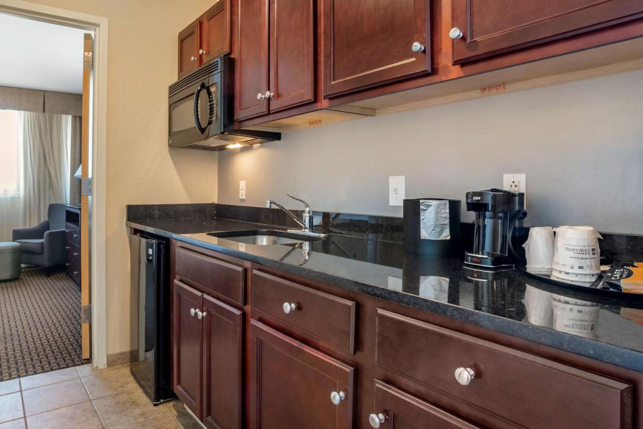 One-Bedroom King Suite with Sofa Bed - Non-Smoking at Best Western Plus Philadelphia Airport S. At Widener Univ.