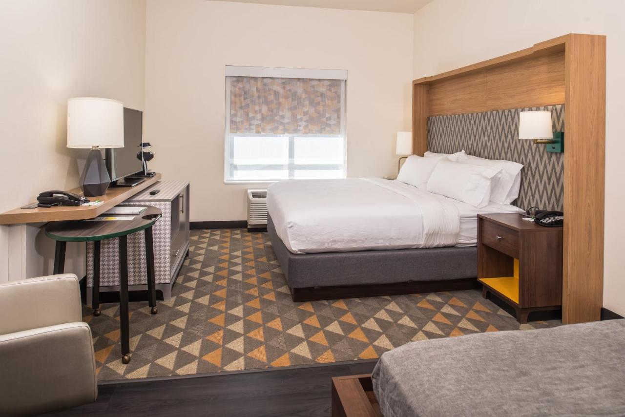 Executive King Room - Non-Smoking at Holiday Inn Joplin by IHG