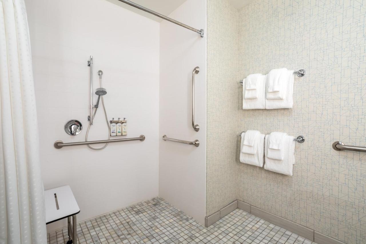 King Room Hearing Accessible with Roll-In Shower - Non-Smoking at Holiday Inn Express & Suites Wildwood The Villages by IHG