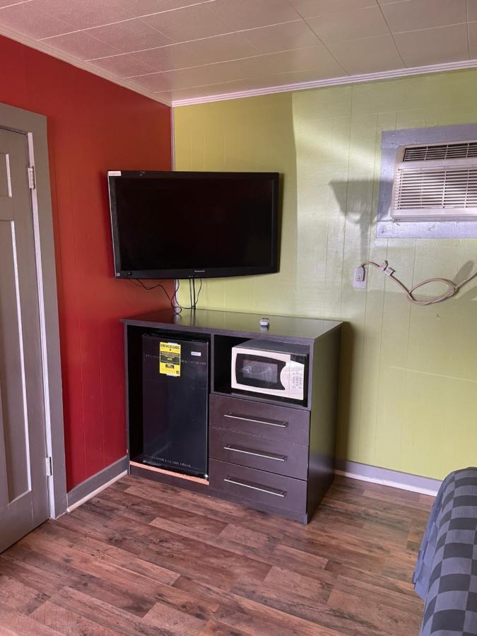 | Budget Inn
