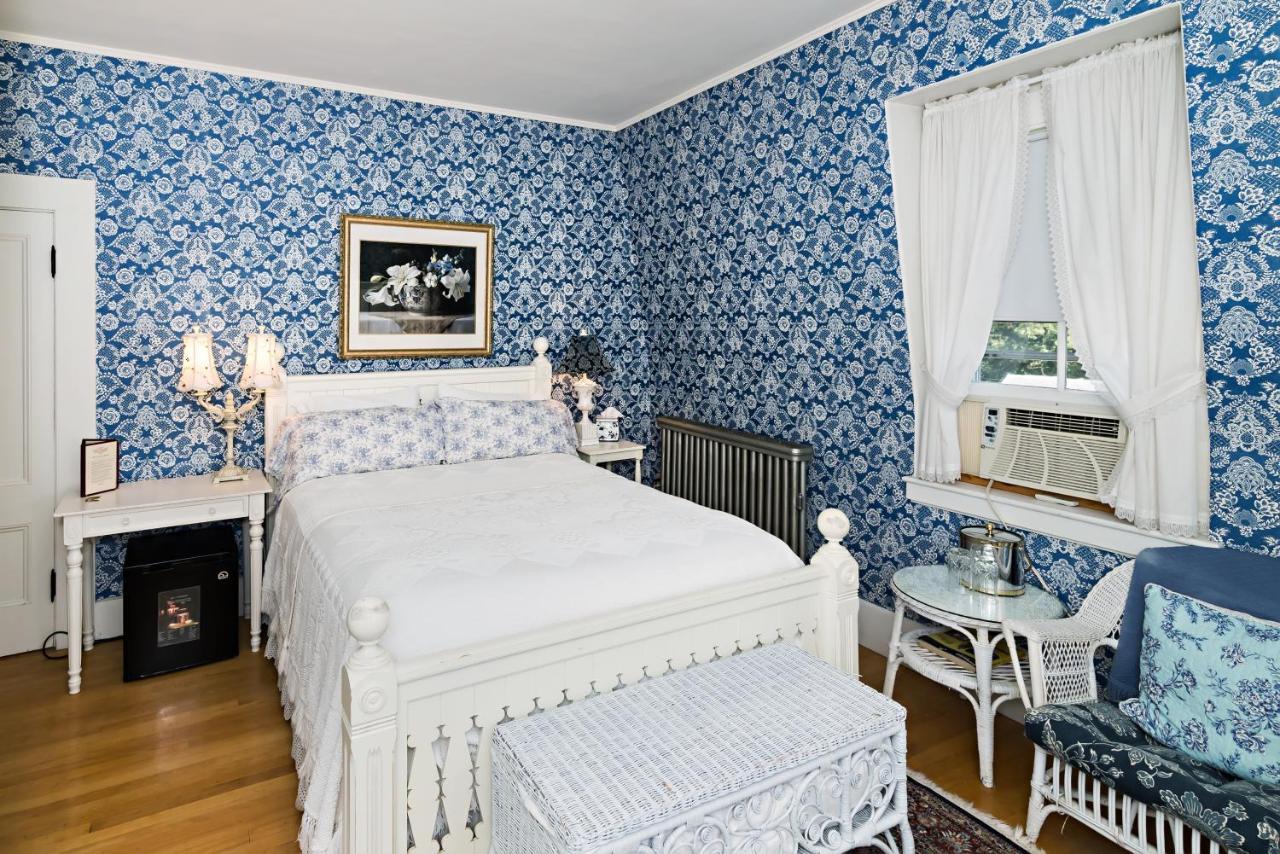  | Silver Fountain Inn