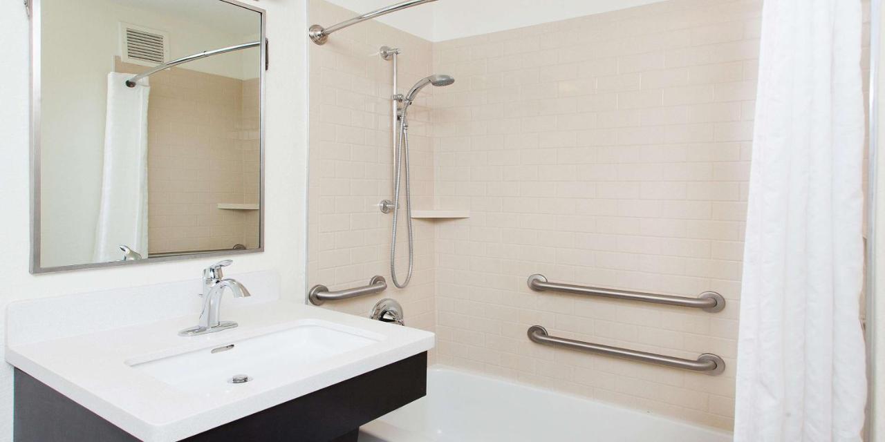 | Sonesta Simply Suites Boston Braintree