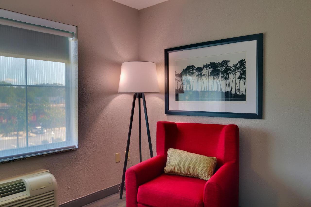 Queen Suite with Two Queen Beds and Sofa Bed - Non-Smoking at Country Inn & Suites by Radisson, Savannah Gateway, GA