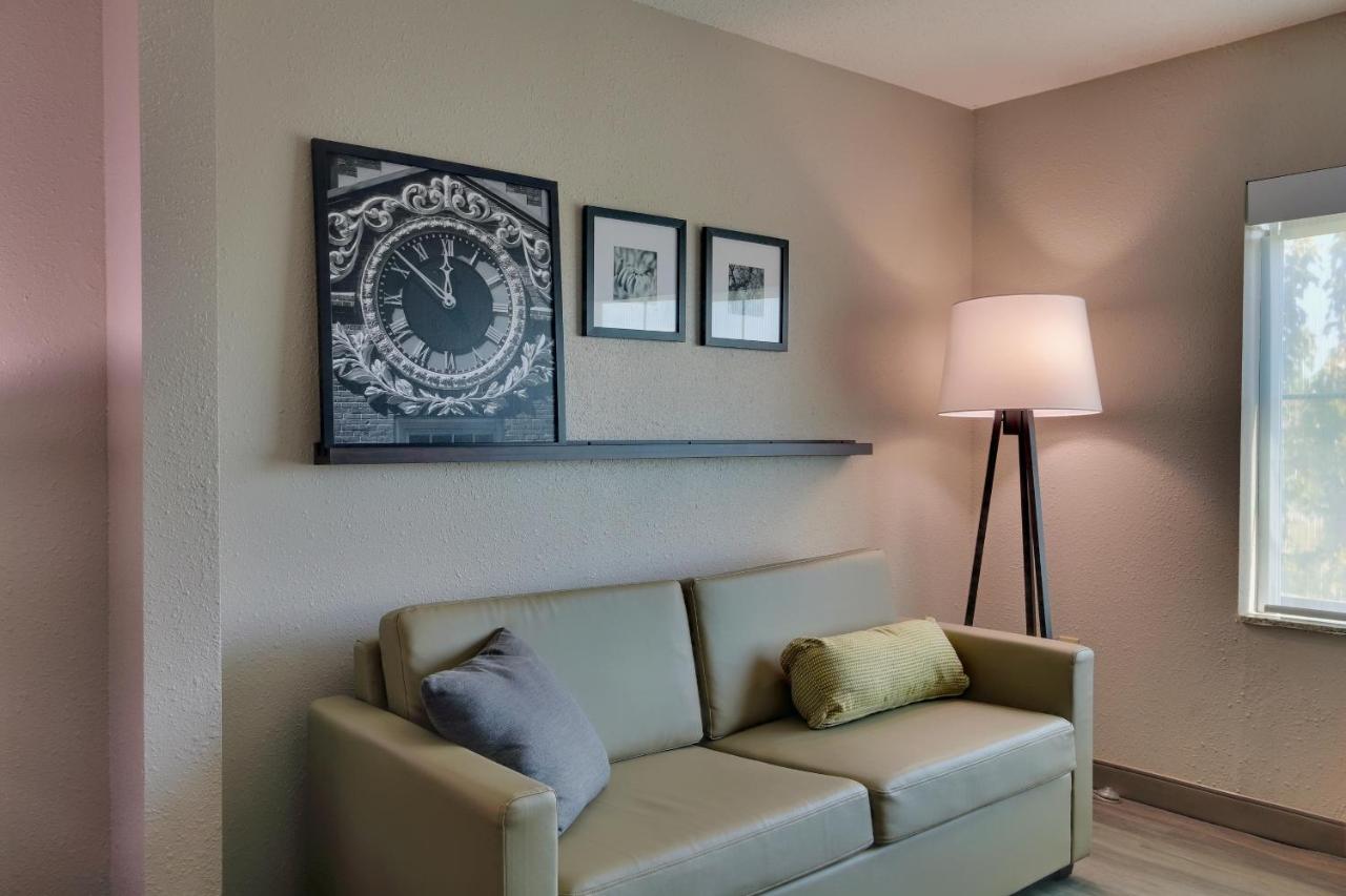 King Suite with Sofa Bed - Non-Smoking at Country Inn & Suites by Radisson, Savannah Gateway, GA