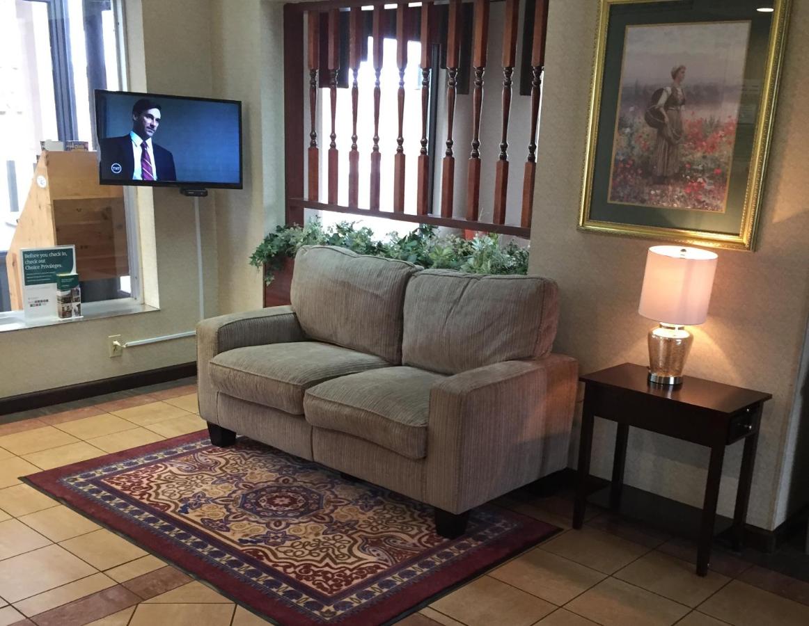 | Econo Lodge - Rocky Top