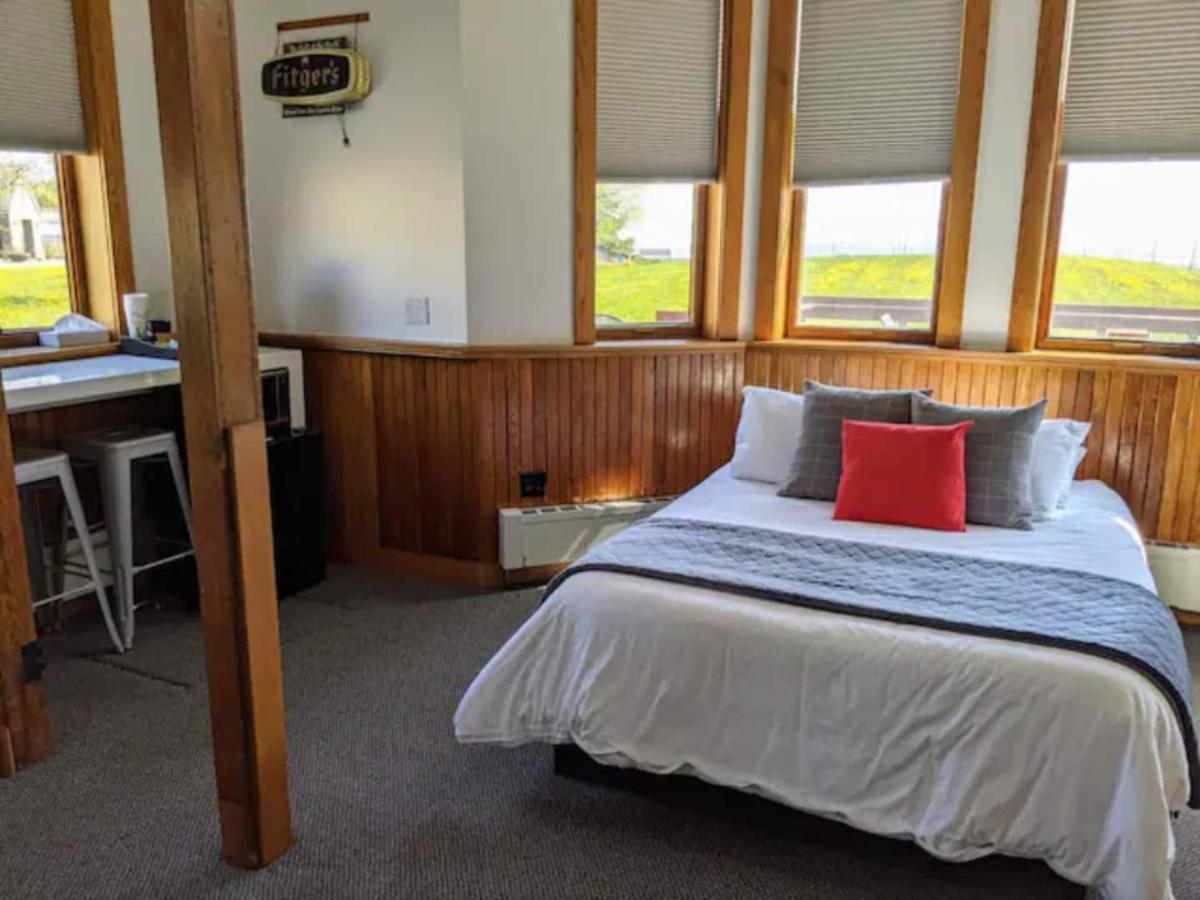 Double or Twin Room with Extra Bed at Endion Station Inn | Hotel Next to Lake Superior
